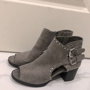 Dirty laundry ankle boots with zipper